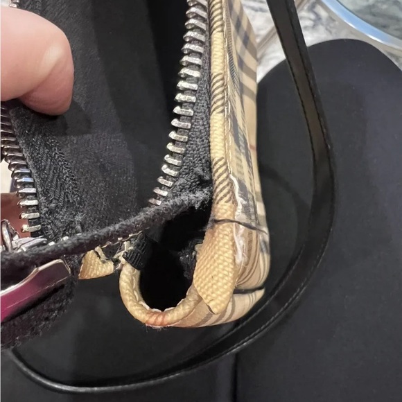 Burberry Nova Check messenger diaper bag - Picture 9 of 9